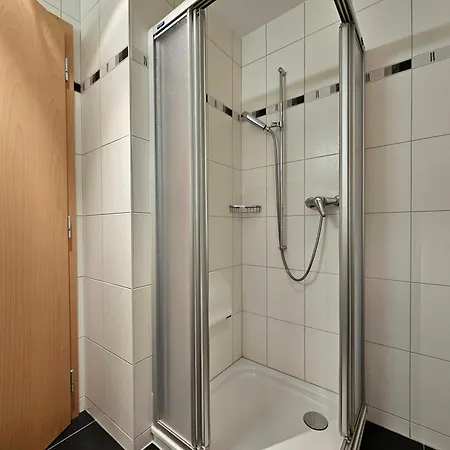 Apartment Felskinn 2. Og *