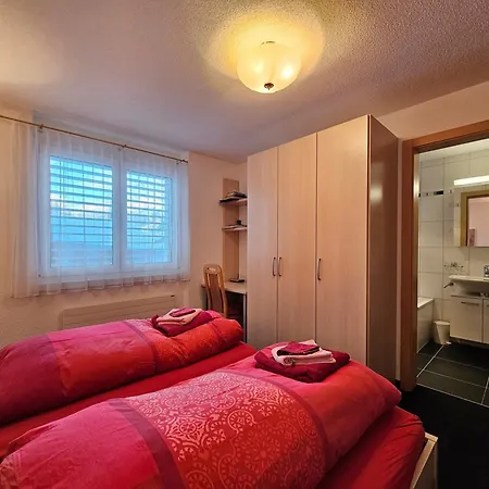 Felskinn 2. Og Apartment *