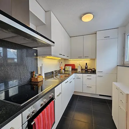 Felskinn 2. Og *